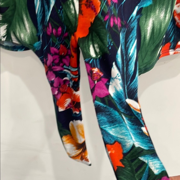 Floral Print V-Neck  Tie-Front Top - Picture 6 of 13